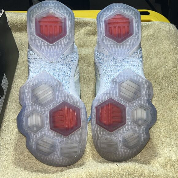 Size 10 - Nike LeBron 13 Christmas main image 16
